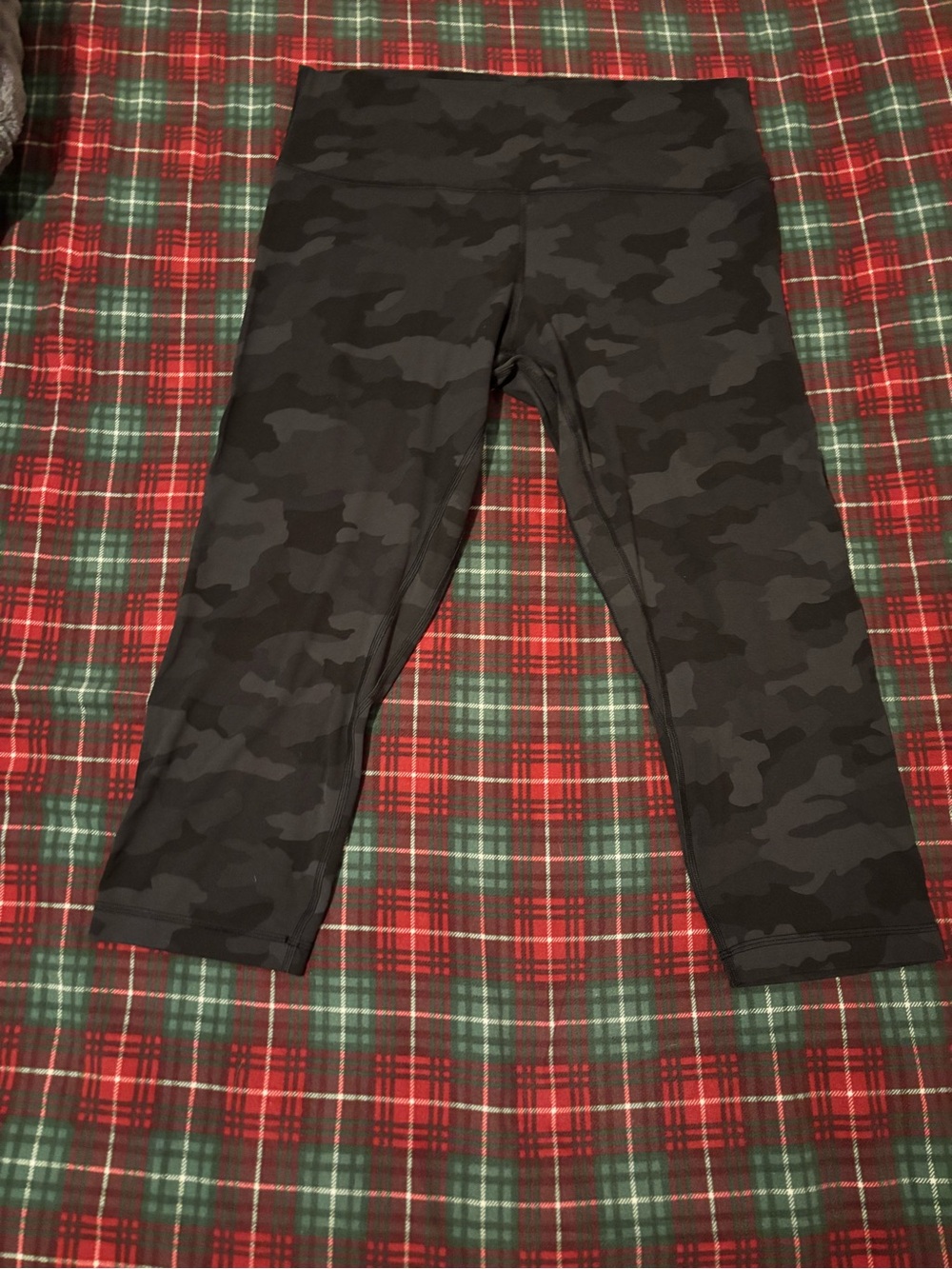 lululemon athletica Black Charcoal Camo Capri Leggings